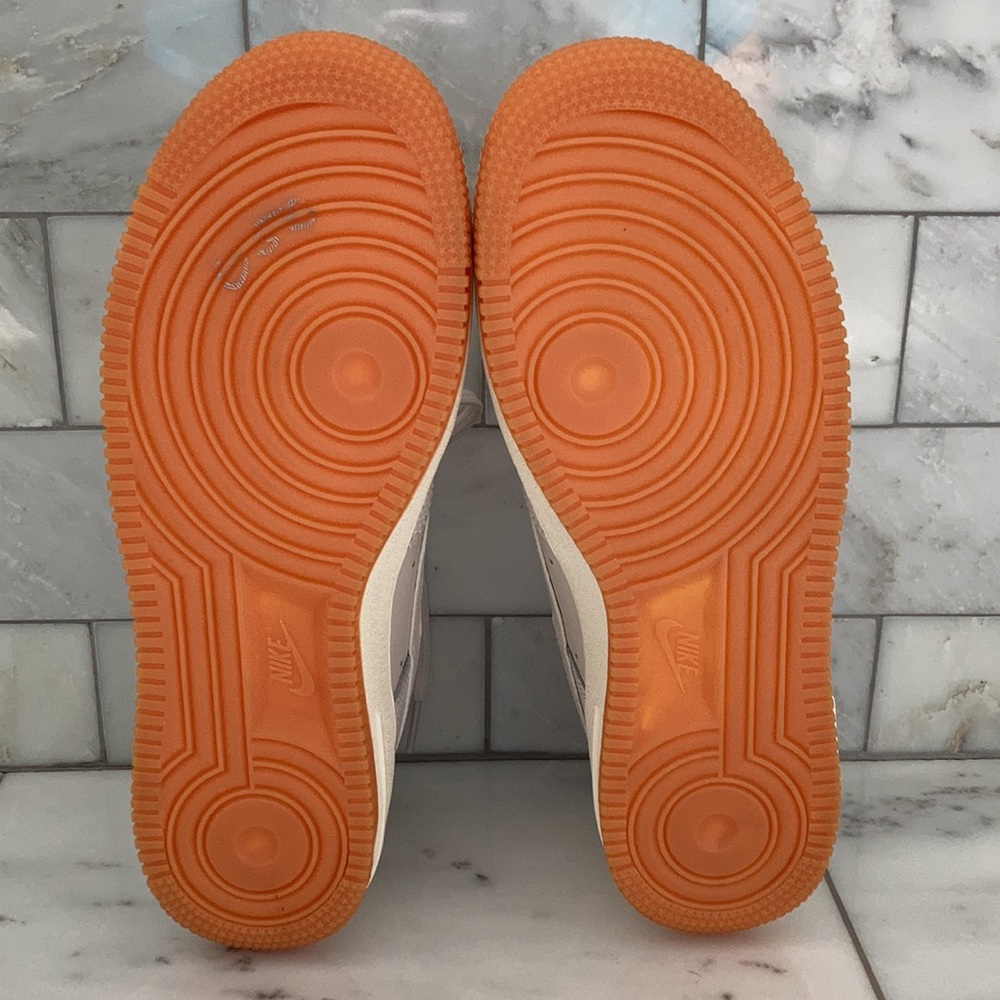 Nike Air Force 1 ‘07 Seasonal Sneakers - Picture 10 of 16